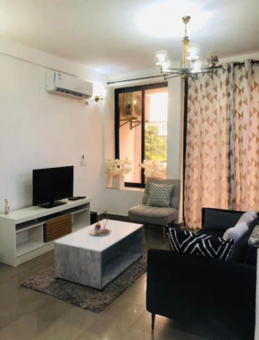 Appartement atypique trois chambres situé à logpom